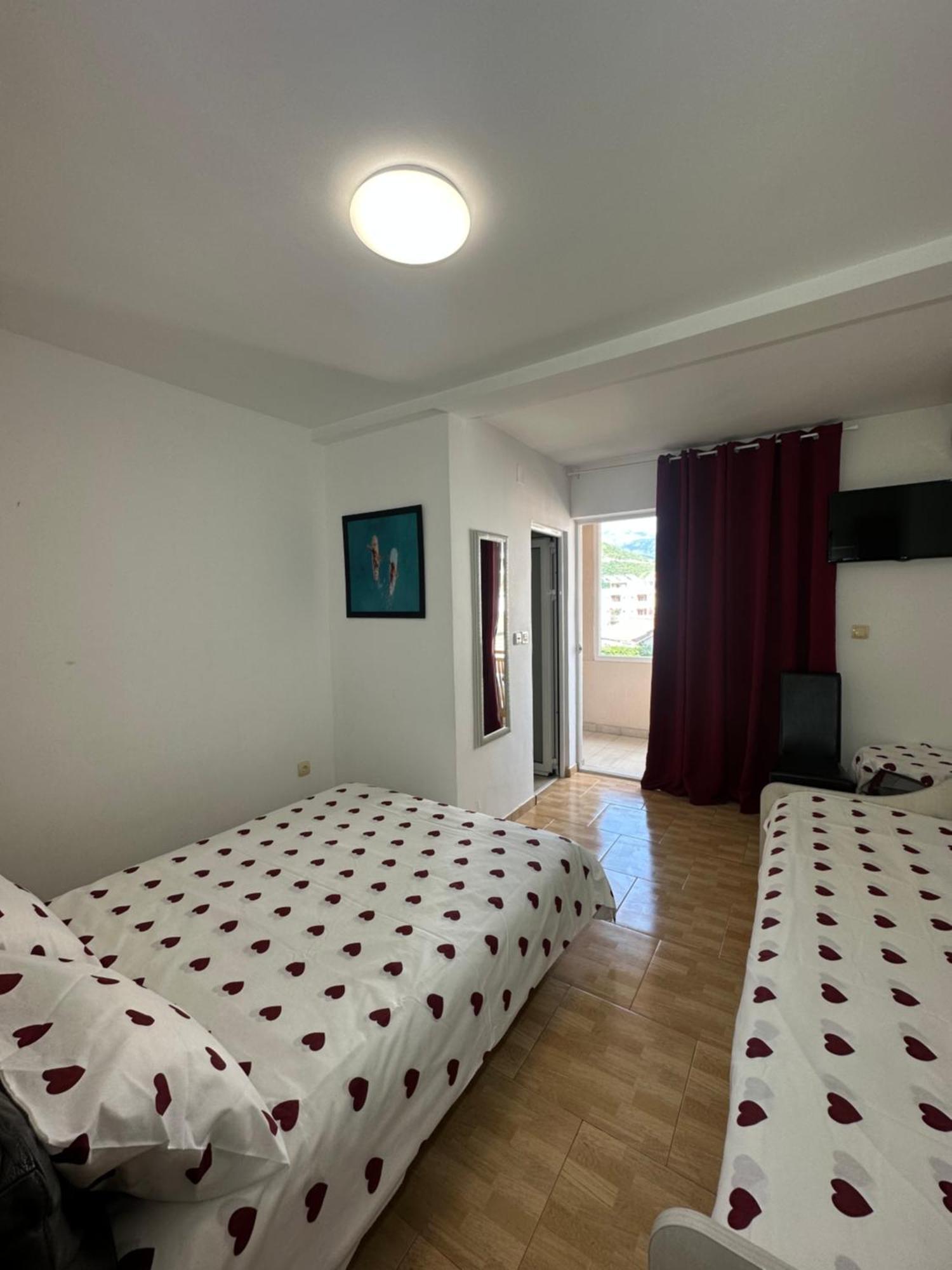 Apartmani Simona Budva Exteriör bild